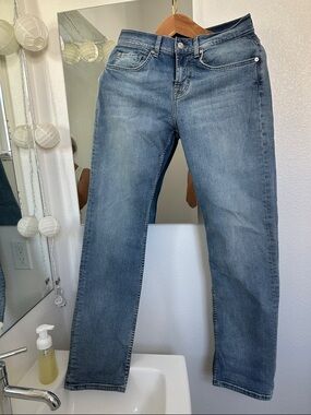 7 For All Mankind Men’s Straight Jeans in Light Blue Wash